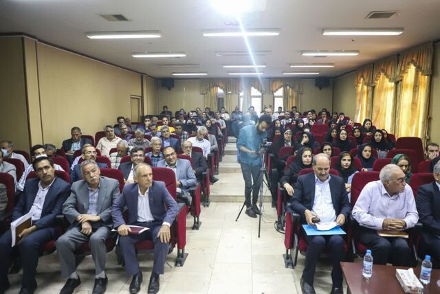 تلاش برای ایجاد شبکهای بین نخبگان و مراکز صنعتی و معدنی کرمان جهت خلق ثروت