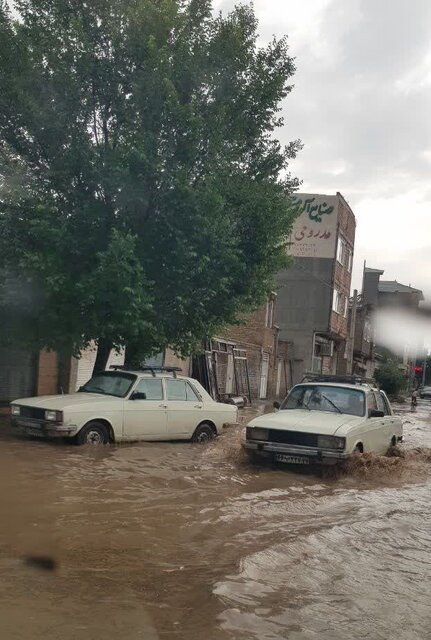 جاری شدن سیل در خوی