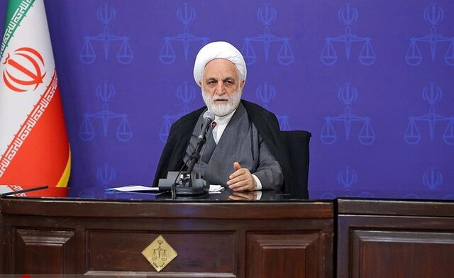 اجرای چندین حکم اعدام / برنامه نویسی دادگاه روزنامه نگاران / برگزاری دادگاه کینگ مانی