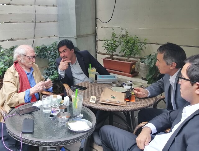 گپوگفت دولتآبادی و تاجیکها در تهران