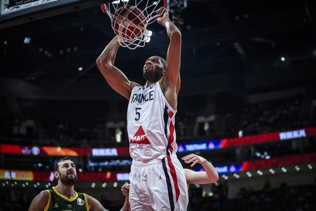 ۱۰۰ گلزن برتر تاریخ جام جهانی بسکتبال