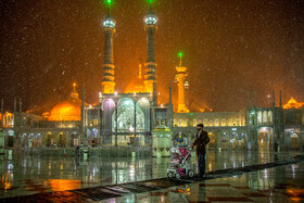 بارش برف سنگین شبانه در حرم حضرت فاطمه معصومه(س) - بهمن ماه 1396