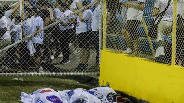 ازدحام جمعیت در استادیومی در «السالوادور» ۹ کشته برجای گذاشت