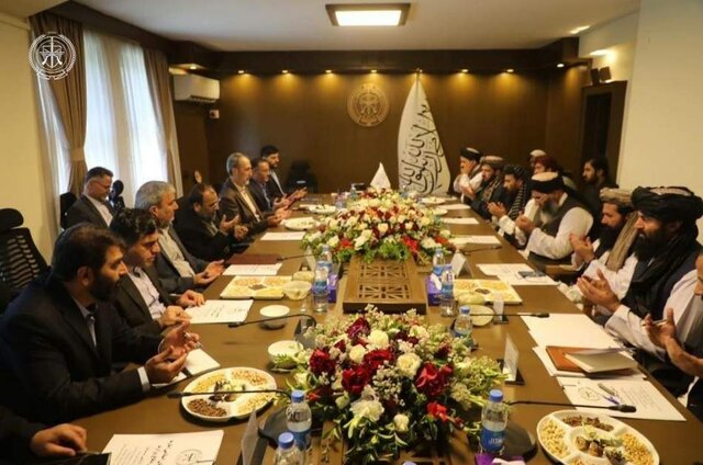 پایان گفتوگوی مقامات نظامی ایران و افغانستان/ تعهد طالبان برای همکاری بیشتر با ایران پایان گفتوگوی مقامات نظامی ایران و افغانستان/ تعهد طالبان برای همکاری بیشتر با ایران