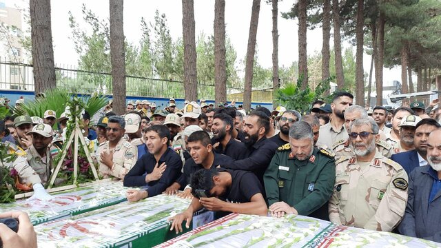 تشییع پیکر شهدای حمله تروریستی به مرزبانی در زاهدان تشییع پیکر شهدای حمله تروریستی به مرزبانی در زاهدان
