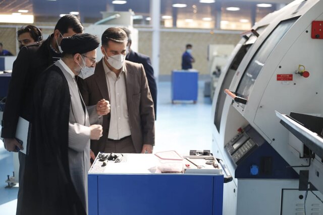 سازمان اوقاف با رویکرد مبتنی بر دانش و فناوری از نخبگان حمایت میکند