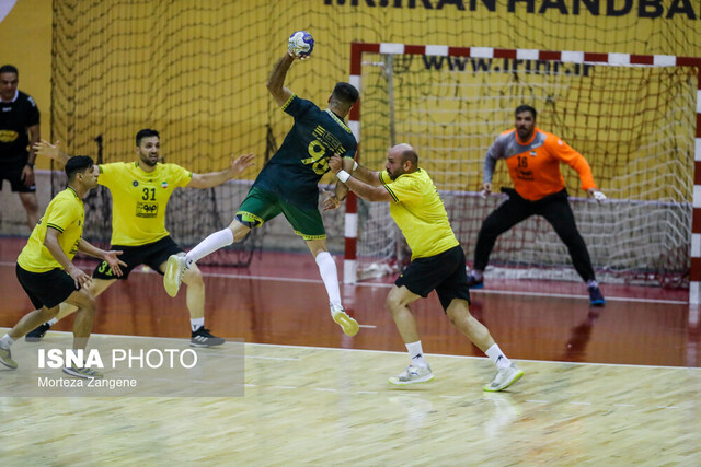 لیگ برتر هندبال مردان/استقلال صدرنشین باقی ماند