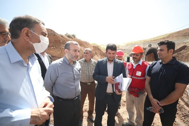 پیگیر سرعت بخشیدن به احداث راهآهن کرمانشاه-خسروی هستیم