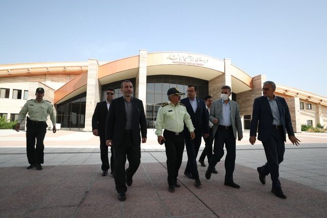 پیگیر سرعت بخشیدن به احداث راهآهن کرمانشاه-خسروی هستیم