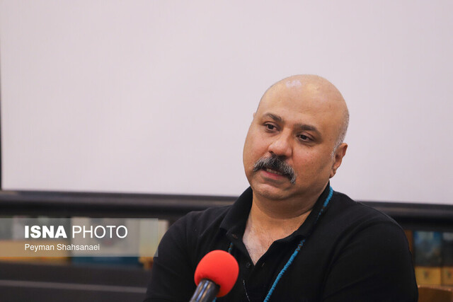 نگاهی به منوچهر طیاب در «گفتهها و ناگفتهها»