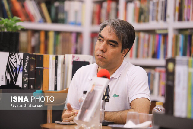 نگاهی به منوچهر طیاب در «گفتهها و ناگفتهها»