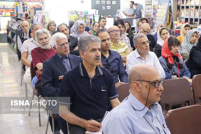 نگاهی به منوچهر طیاب در «گفتهها و ناگفتهها»