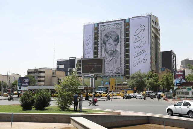 عکس آرشیوی است طبقاتی شدن میدان ونک در دست مطالعه است