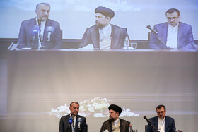 تجدید میثاق وزیر خارجه و تعدای از سفرای ایران در کشورهای خارجی با آرمانهای امام راحل