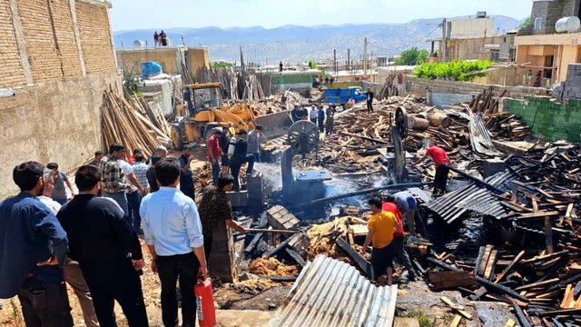 آتش سوزی یک کارگاه چوب بری در مادوان بویراحمد