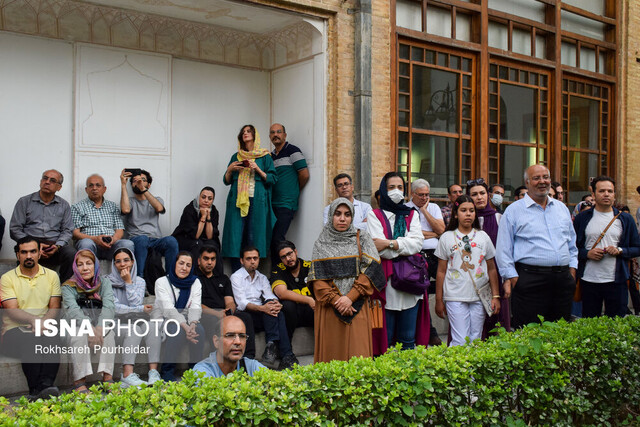 شبی برای جلالالدین همایی