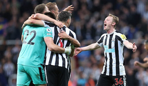 کلاغها کهکشانی میشوند کلاغها کهکشانی میشوند