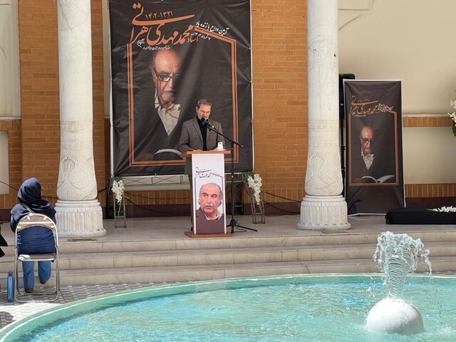 تشییع پیکر مردی که آموزش هنر مدیون اوست + عکس و فیلم