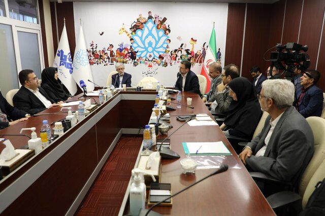 حداد عادل: زبان فارسی در خطر است/صداوسیما کمک کند