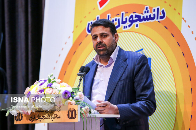 در مناظرات باید بیشتر به سمت گفتوگوی صحیح و سازنده حرکت کنیم در مناظرات باید بیشتر به سمت گفتوگوی صحیح و سازنده حرکت کنیم