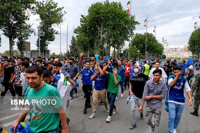 محرومیت هواداران؛ پاک کردن صورتمسئله حواشی فوتبال؟