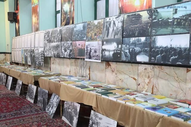 نمایشگاه اسناد تاریخی قیام ۱۵ خرداد در ورامین افتتاح شد