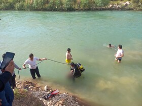 ادامه عملیات جست‌وجوی کودک ۶ ساله غرق شده در رودخانه ارمند کیار