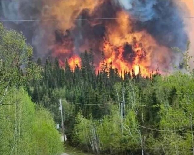 اعزام کمک از چندین کشور برای مهار آتش در کانادا/ ۵۰ ساختمان خاکستر شده است