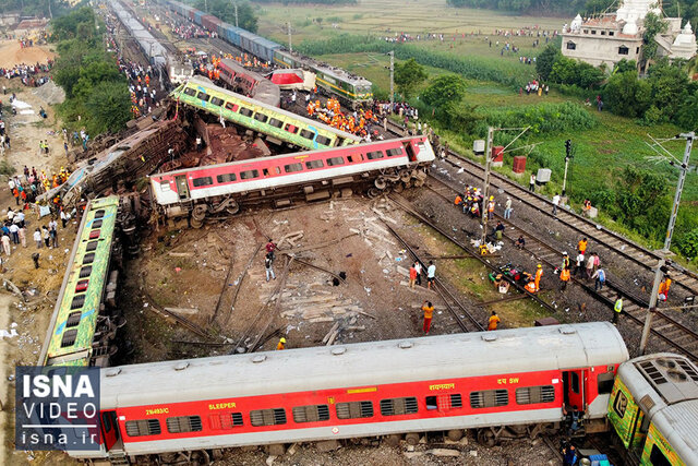 ویدیو / مرگ‌بارترین حادثه ریلی هند در ۲۰ سال گذشته!