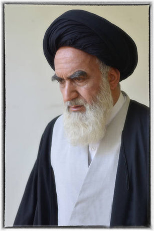 ماجرای اشک های واقعی در صحنه یک سریال با دیدن بازیگر نقش امام (ره)