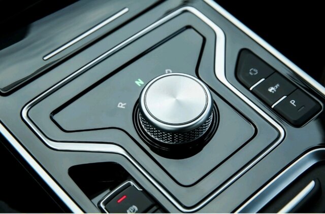 آریزو 5 EV اولین خودرو برقی با پلاک ملی