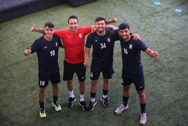 عنایتی: به بازیکنانم دست مریزاد میگویم/ در طول عمرم چنین جوی را ندیدم!