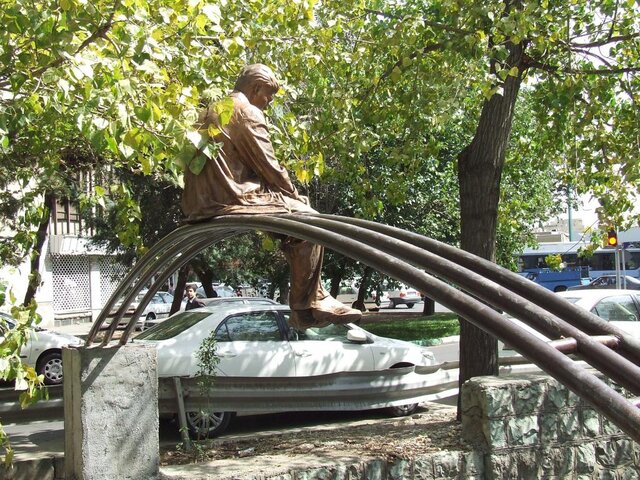 سرِ مرد نشسته روی پل را دزدیدند!