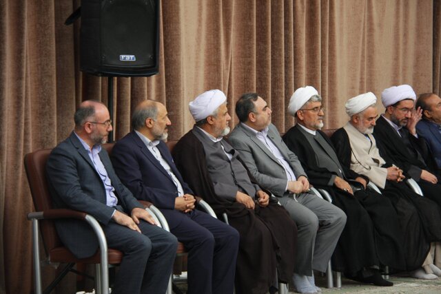 شخصیت امام خمینی(ره) برای نسل جوان تببین شود