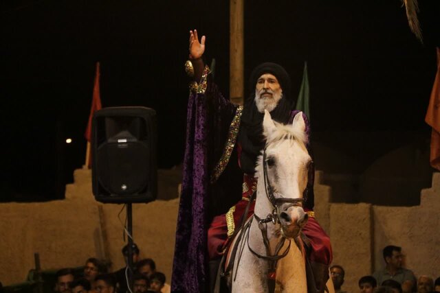 اجرای تعزیه حضرت عباس علیه السلام در هشتمین شب سوگواره ملی+ عکس