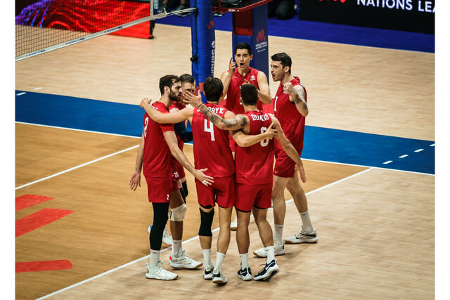 عکس آرشیوی است پیروزی والیبال آمریکا در گام نخست المپیک