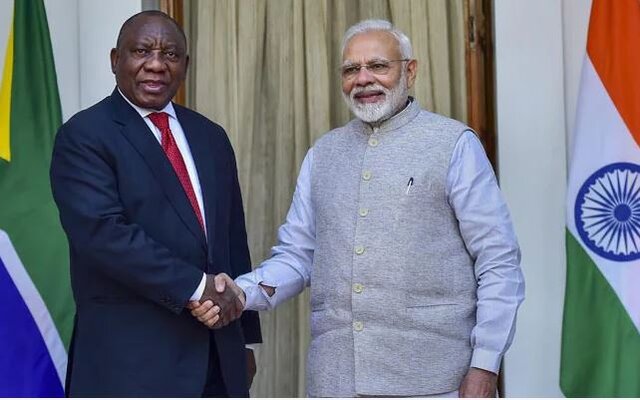 از راست نارندرا مودی و سیریل رامافوسا روابط دوجانبه و اوکراین، محور رایزنی رهبران هند و آفریقای جنوبی