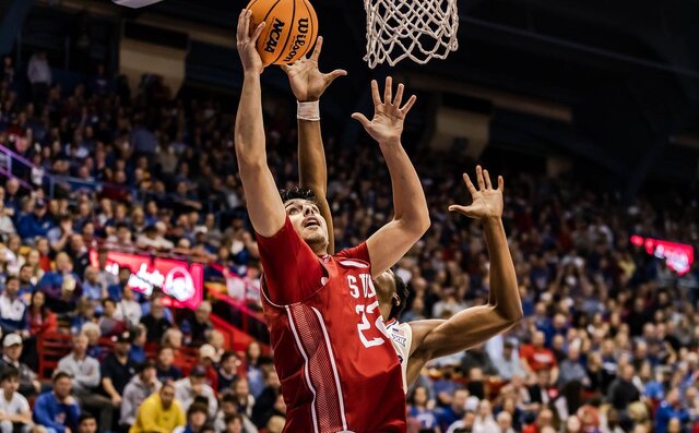 بسکتبالیست ایرانی که به NBA فکر می کند