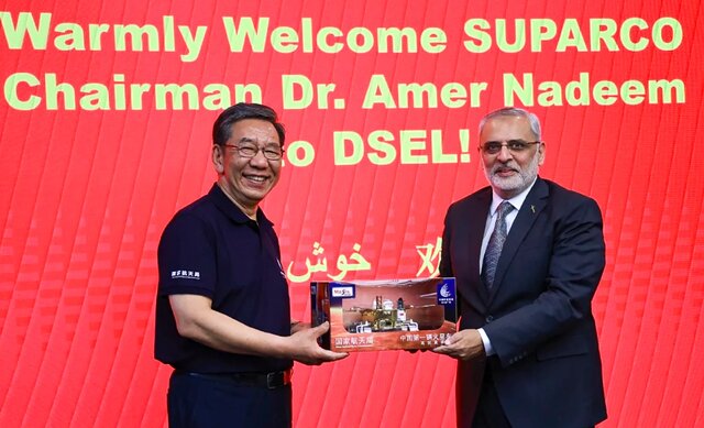 هجوم چین و آمریکا به ماه/ چه گنجی در قطب جنوبی ماه نهفتهاست؟