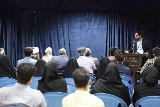 مسئولین باید پاسخگوی رسانهها باشند