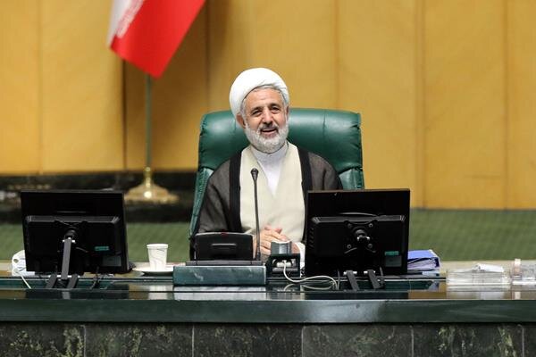 خلاصه مهمترین اخبار مجلس در ۲۹ خرداد؛ کارت زرد برای سجادی/بررسی بازار دارو با حضور سه مسئول