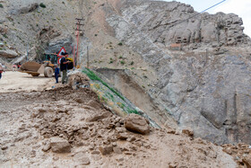 بازدید خبرنگاران از نقاط سیل‌زده جاده چالوس