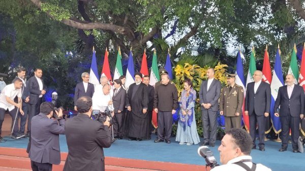 استقبال رسمی رئیس جمهور نیکاراگوئه از رئیسی/ حضور مردم در مراسم