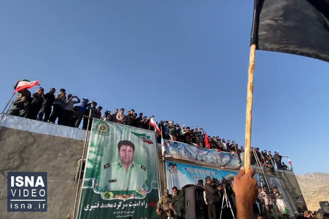 ویدئو / خاکسپاری پیکر شهید "محمد قنبری" در صیدون
