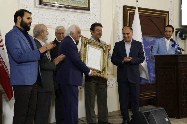 در آیین نکوداشت استاد عباس جمال پور مطرح شد: استادانی مانند جمالپور با همه سختیهای موجود میتوانند تأثیرگذار باشند