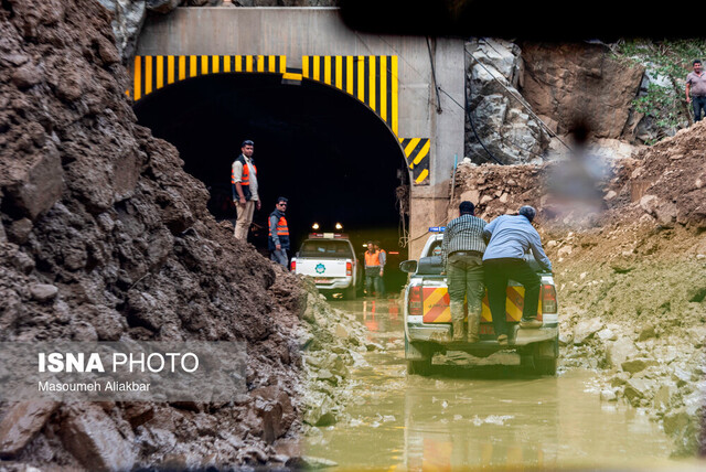 عکس: تزئینی جاده چالوس به دلیل عملیات راهداری بسته شد/ اعلام مسیرهای جایگزین