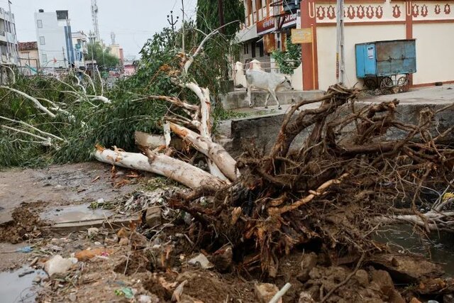 توفان در هند و پاکستان؛ خرابی‌های گسترده و مرگ ۲ نفر در «گجرات»