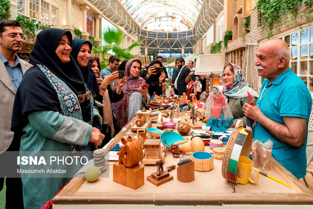 ایجاد نقشه راه برای توسعه صنایعدستی در برنامه هفتم توسعه