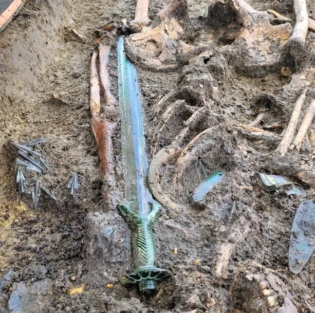 شمشیر سههزارساله که هنوز میدرخشد + عکس