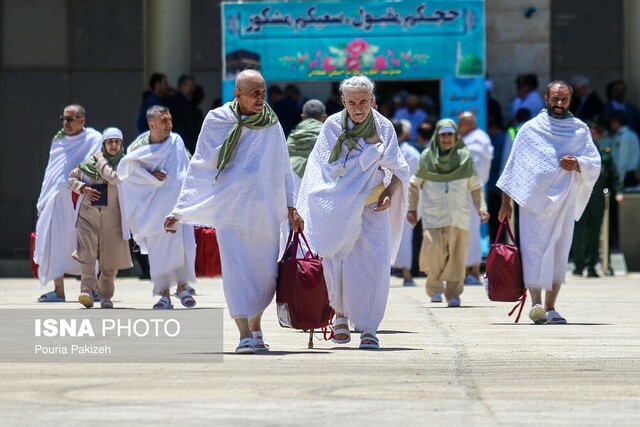 ورود نخستین گروه حاجیان گلستانی با پرواز شماره ۱۶۲۵